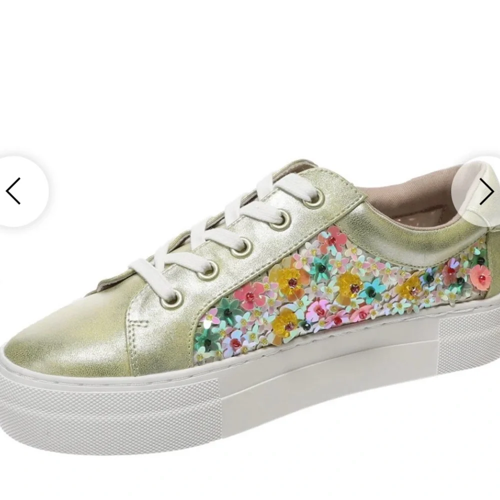 Betsey Johnson Rommy Ditzy Floral Platform Sneakers - Picture 1 of 8